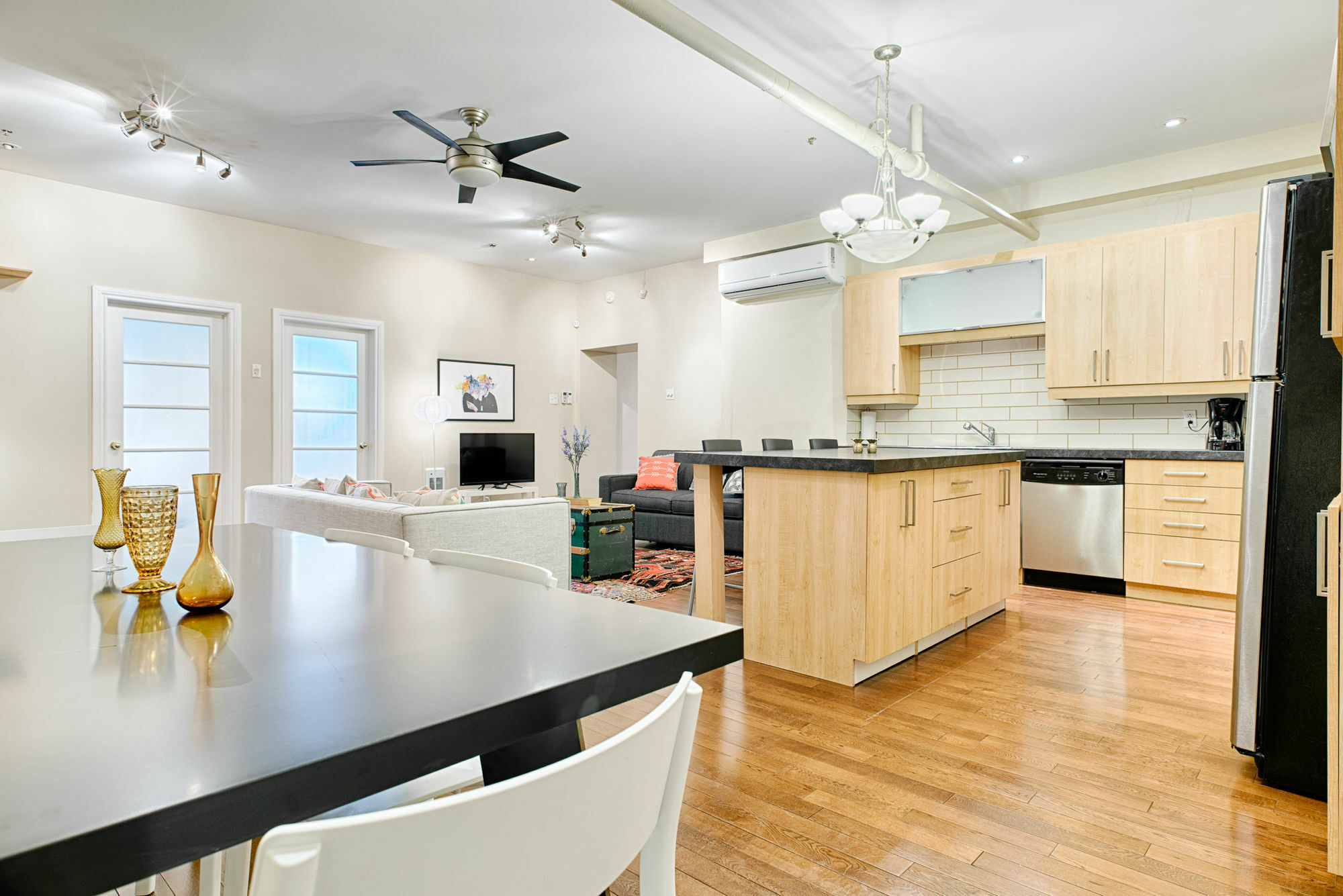 Apartamento Colorful 4br In The Village By Sonder Montreal