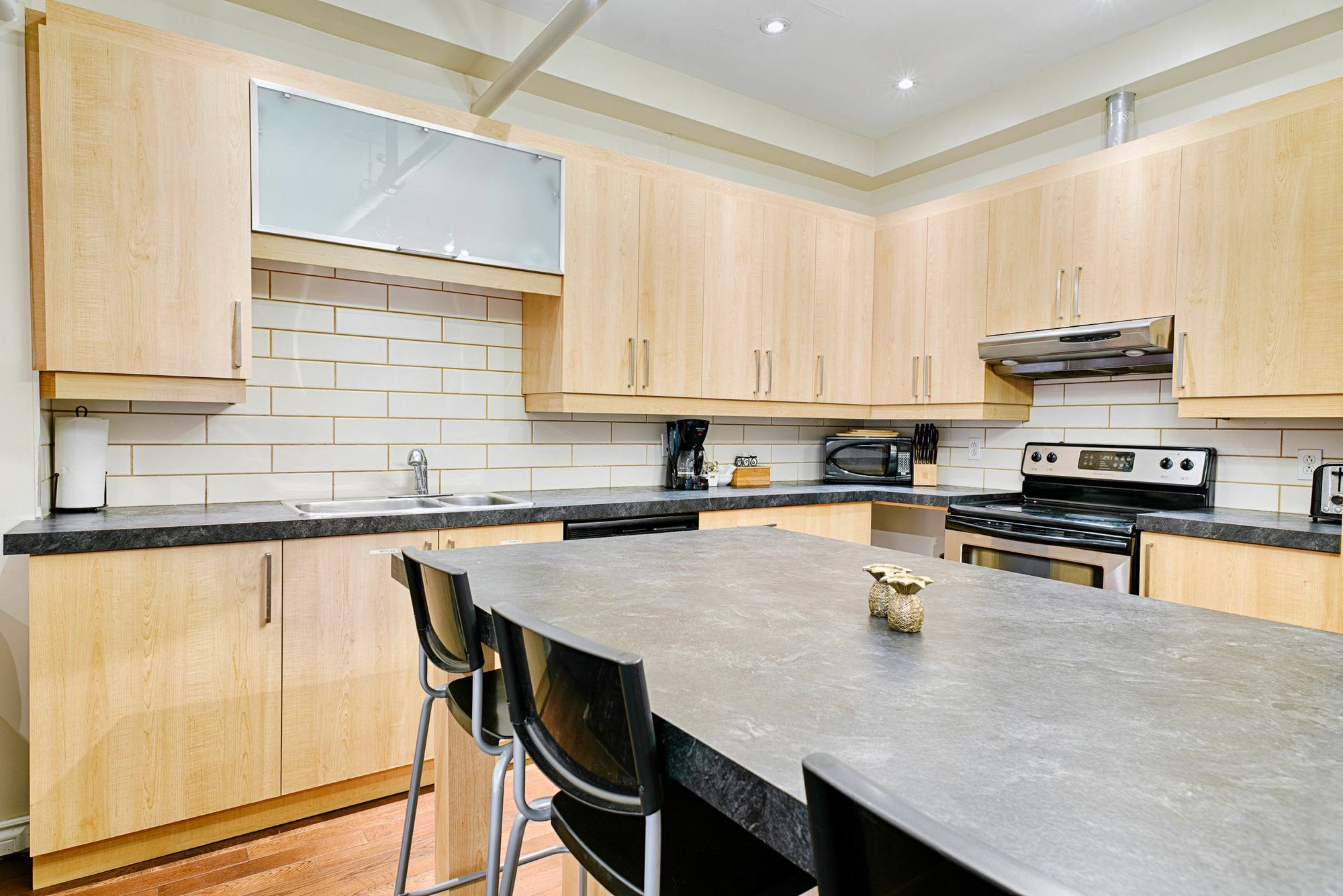 Colorful 4br In The Village By Sonder Apartamento Montreal